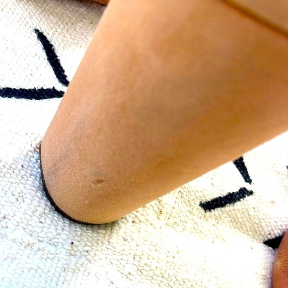 NWT Vince Camuto 5” Anklestrap Platforms in Vintage Nude Size 10 1/2 - Picture 6 of 7